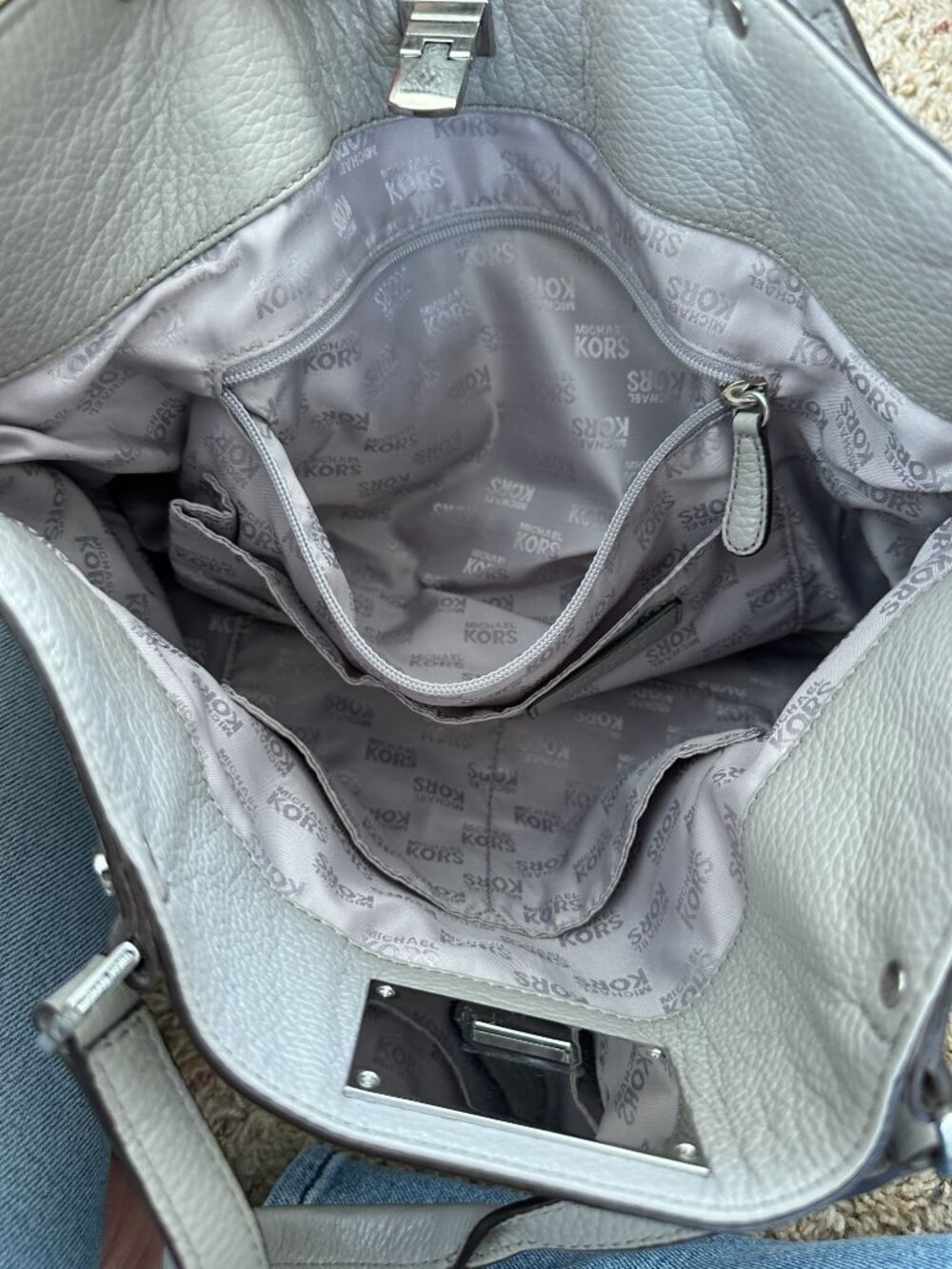 Michael Kors Grey Pebbled Leather Tote Bag Logo Lining Silver Hardware & Charm - Picture 7 of 9